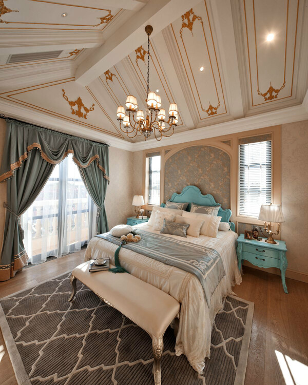 现代时尚卧室蓝绿色金边窗帘室内装修效果图