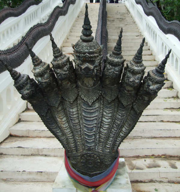 泰国庙宇雕像图片