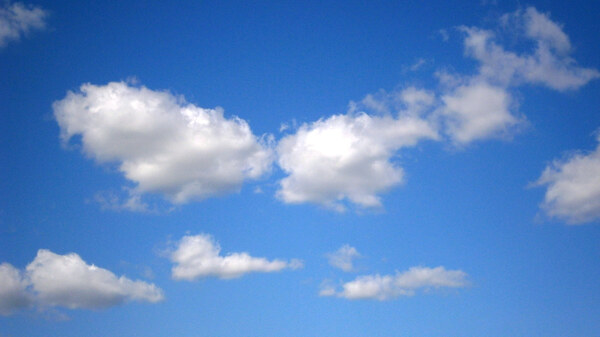 漂亮的蓝天白云