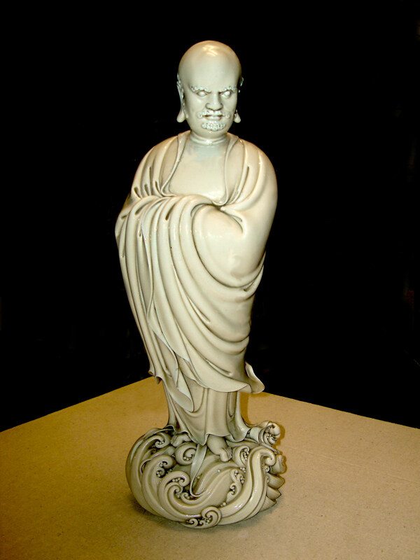 白瓷达摩渡海像