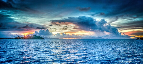 超大小岛海面夕阳云彩横幅