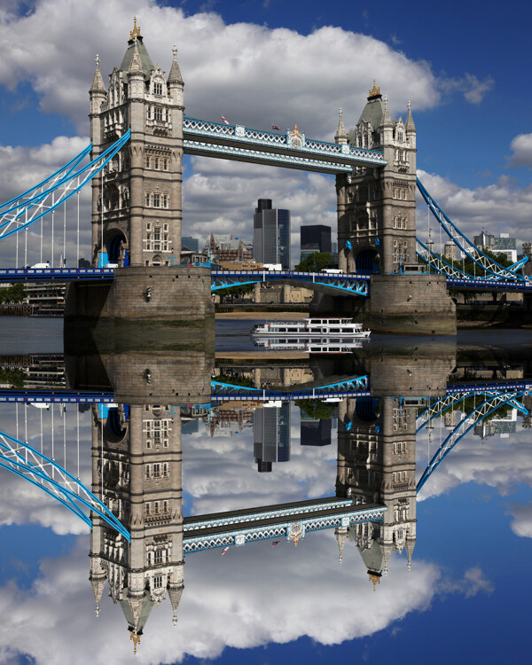 蓝天下的伦敦塔桥图片