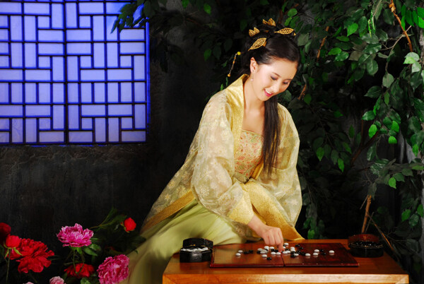 下棋美女
