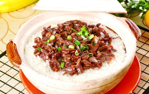 鵝腎煲仔飯圖片