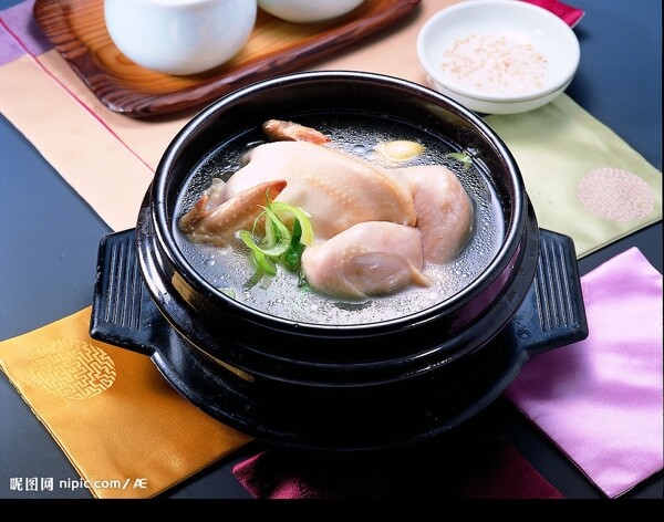 韓國燒烤參雞湯圖片
