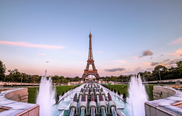 巴黎铁塔唯美风景画