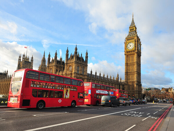 伦敦大本钟和大巴车