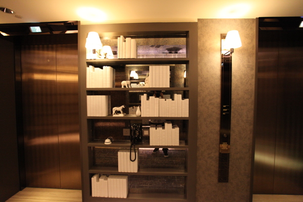 酒店电梯口区域设计图片