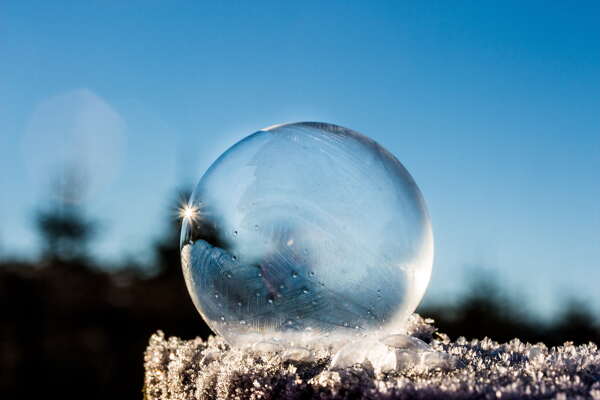 冰冻的泡沫肥皂泡冻结的图片