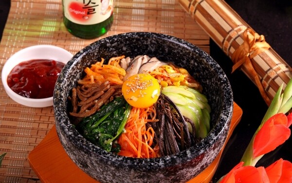 韩国美食石锅拌饭图片