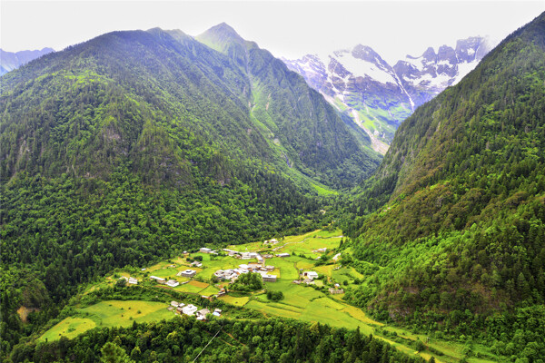 云南梅里雪山風(fēng)景