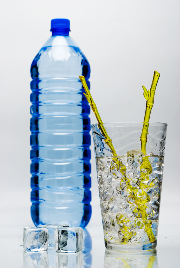 礦泉水飲品圖片