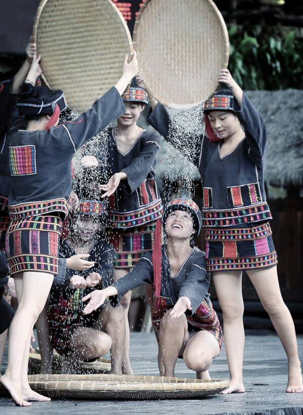 槟榔谷黎族歌舞表演