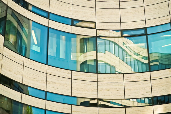 现代玻璃商务大楼图片