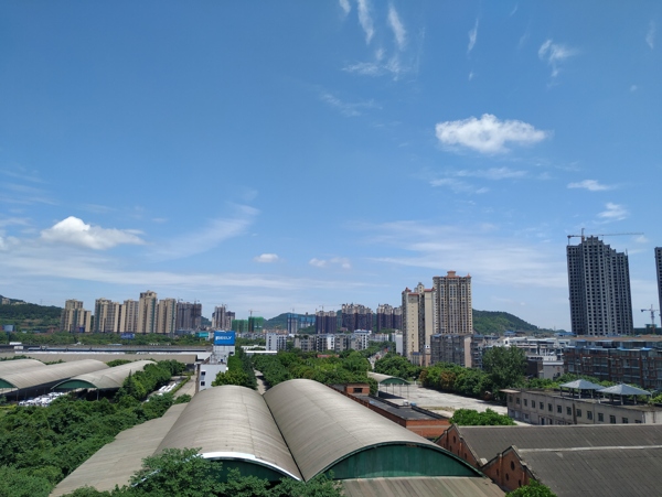 藍(lán)天白云攝影圖