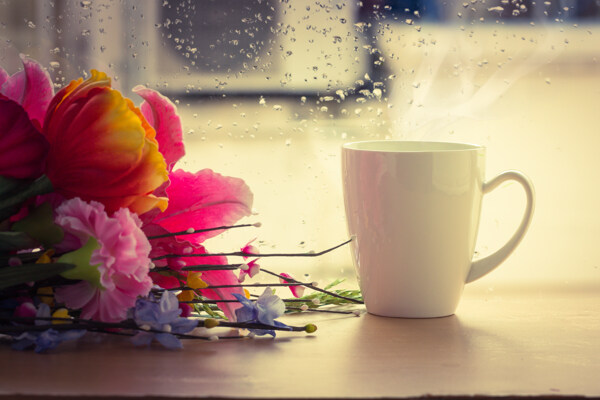 茶杯與鮮花