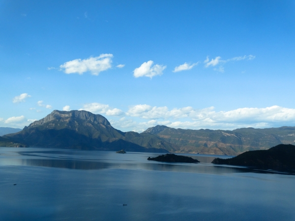 藍(lán)天百云