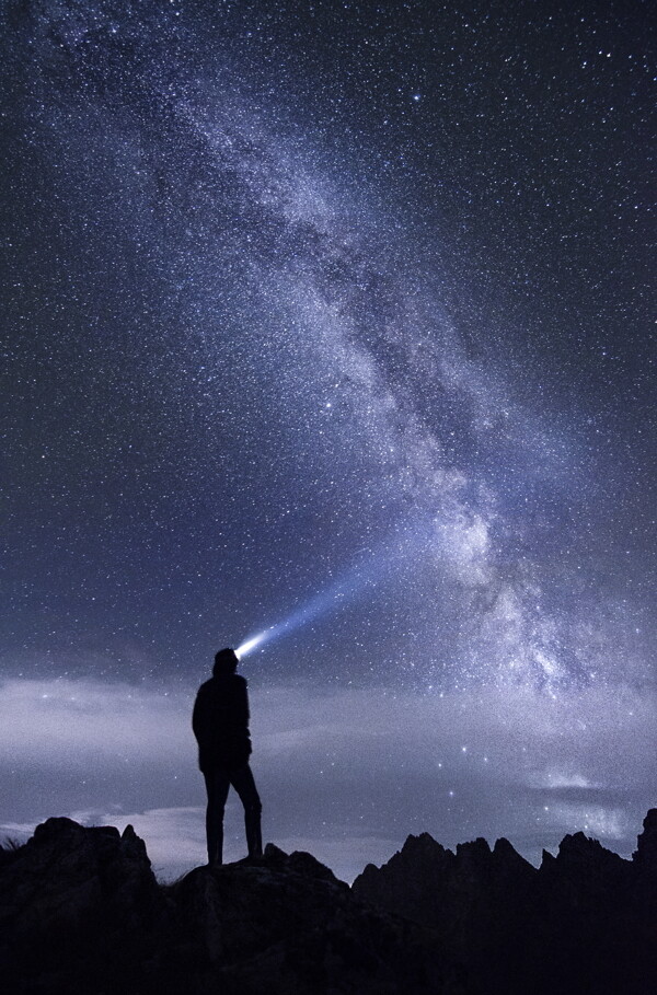 星空下的人物