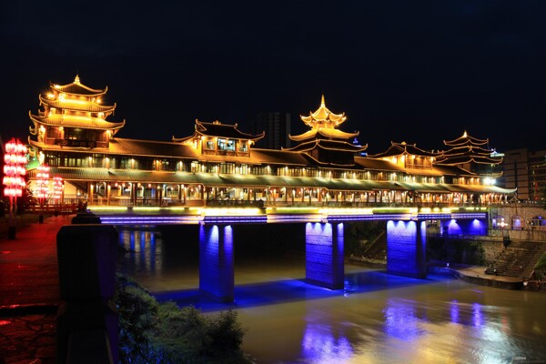 程阳风雨桥夜景图片
