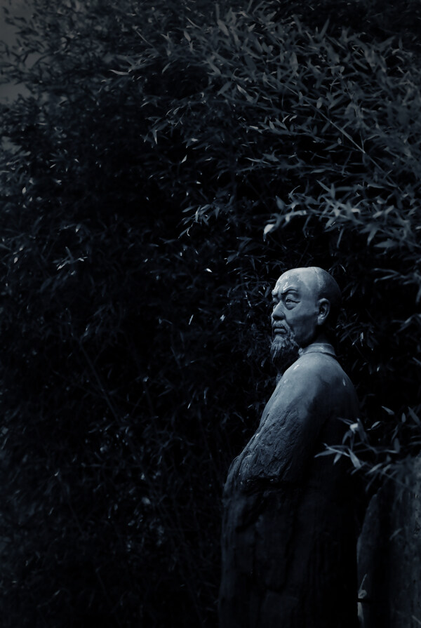 郑板桥观竹雕像