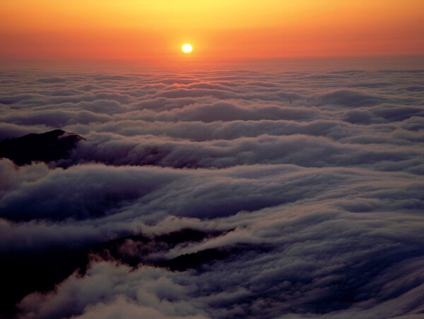 云海上的朝阳