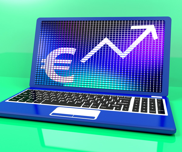 欧元符号和箭头对收入或利润的笔记本电脑