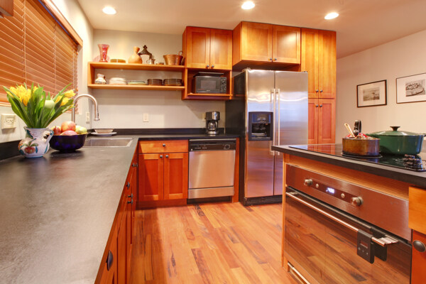 木质厨房装修设计图片