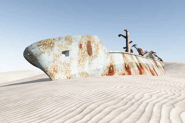 沙漠里的废旧轮船图片