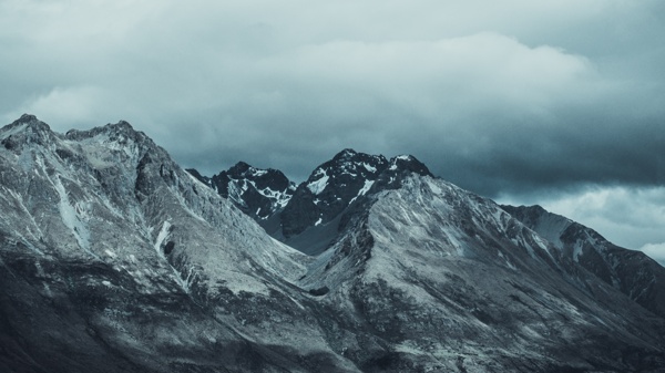 群山雪山高山