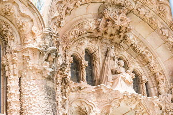 西班牙教堂雕塑图片