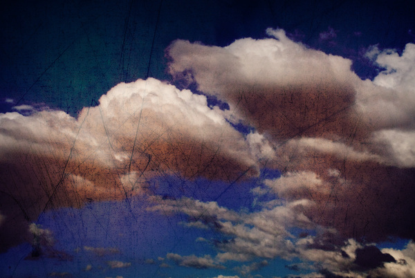 高清划痕效果天空云朵图片素材