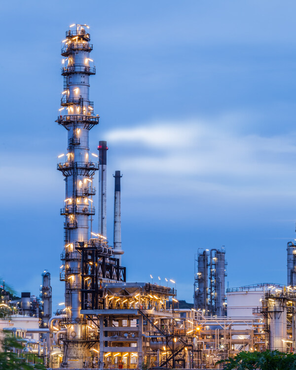 石油工厂夜景图片