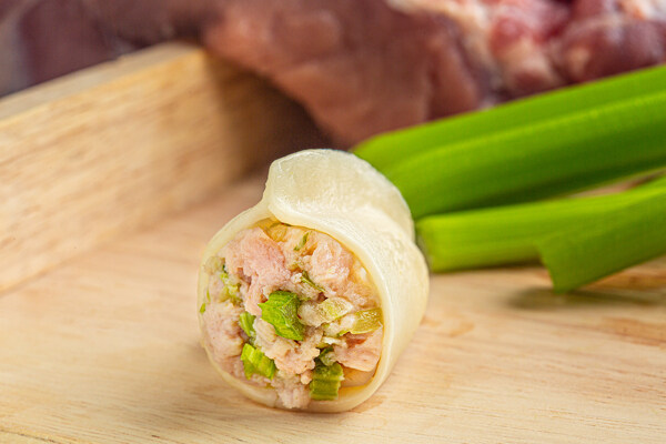 西芹鲜肉水饺图片