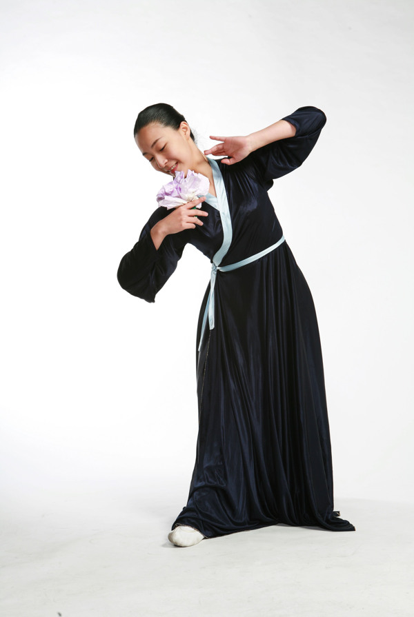 优美舞蹈的朝鲜美女演员图片