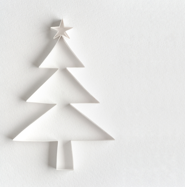 白色纸片圣诞树图片