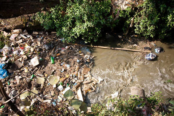 河道污染图片