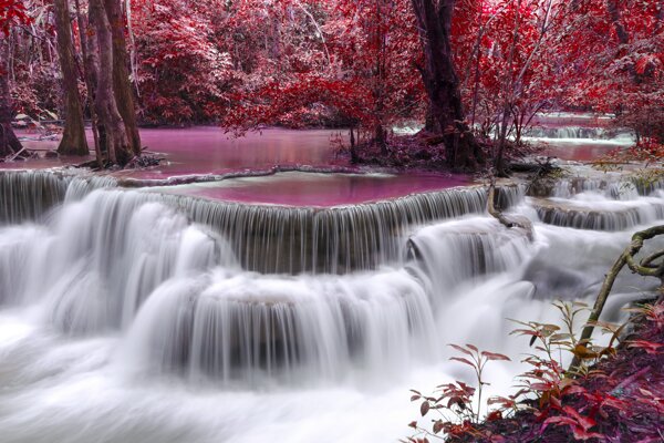 瀑布河流动秋天