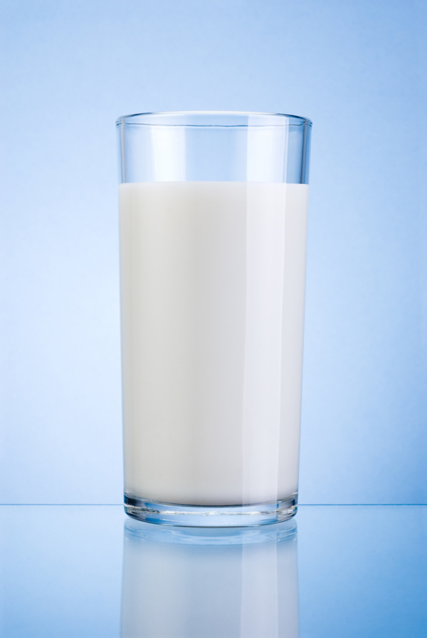 高清一杯纯牛奶图片