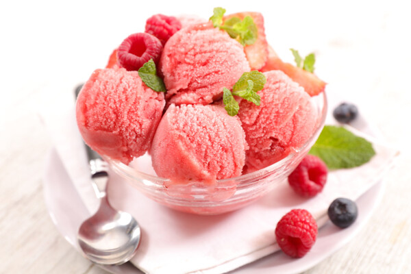美味的草莓冰淇淋