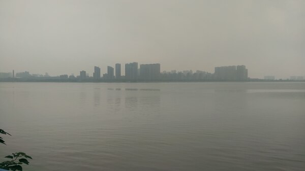 江上新雨图片