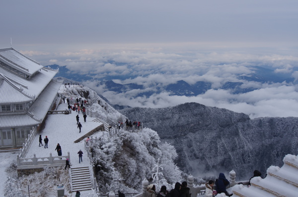 峨眉山顶图片