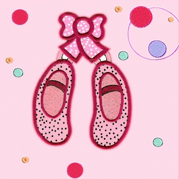 绣花拖鞋色彩粉红色蝴蝶结免费素材
