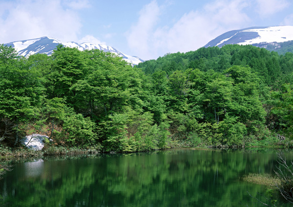 山水剪影图片