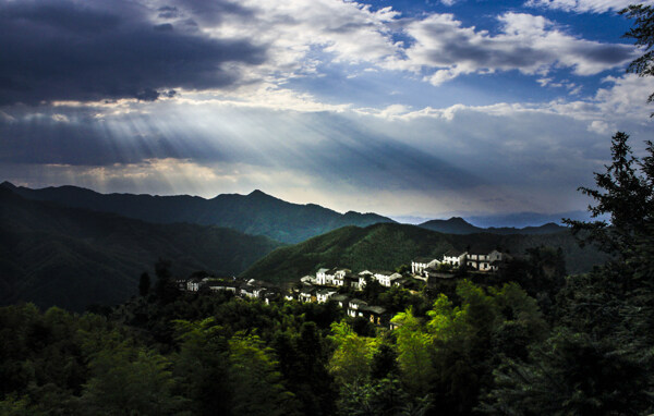 梦幻山村图片