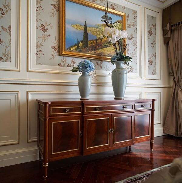美式典雅客厅红木柜子装修效果图
