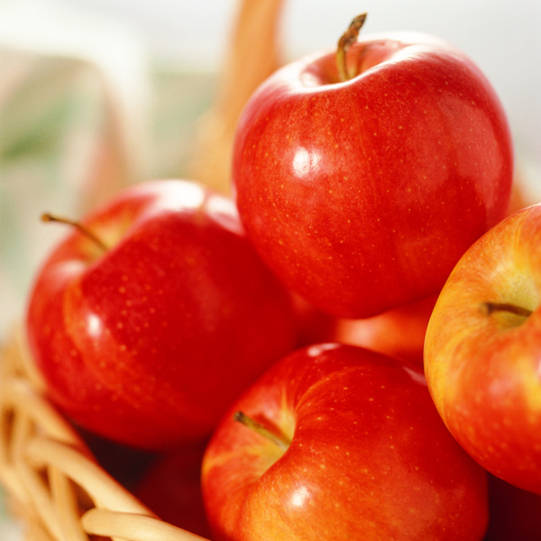 水果篮红苹果图片