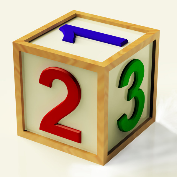孩子们的块作为算术或计数符号