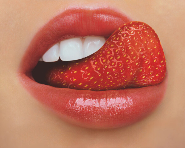 草莓舌尖