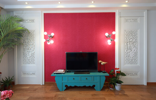 现代时尚客厅玫红色电视背景墙室内装修图