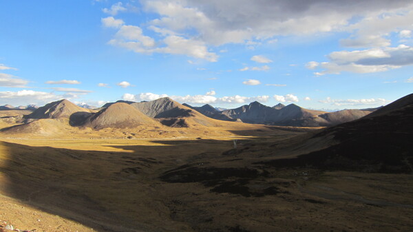 米拉山口风景图片